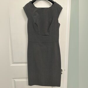 Great dress for work or special occasions!